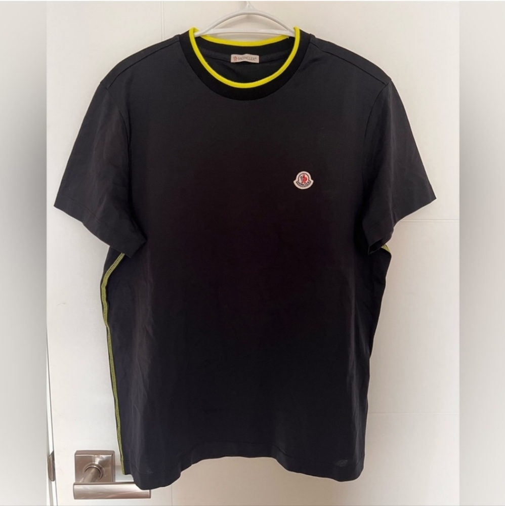 M-l moncler t shirt!